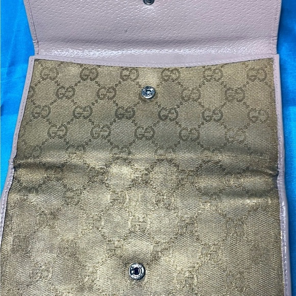 Gucci Gold and Cream Full Wallet with Signature GG Monogram VGC - Picture 9 of 15